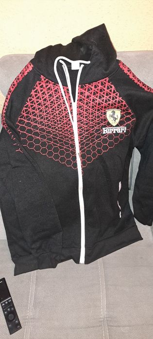 Dres sportowy dwuczęściowy ze znaczkiem puma ferrari