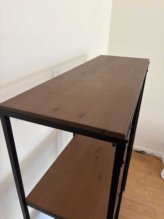 Estante IKEA FJÄLLBO – estilo industrial – excelente estado