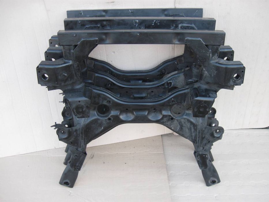 Подрамник балка двигателя мотора на VITO-VIANO W639