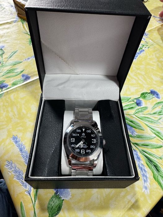 Relógio novo JHLU
