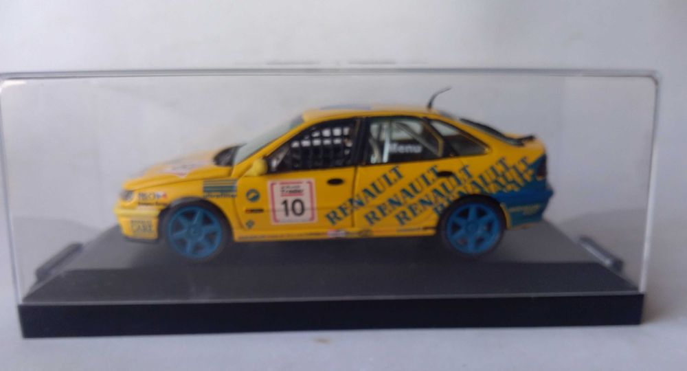 Renault Laguna BTCC de 1994, piloto Alain Menu, Ver descrição