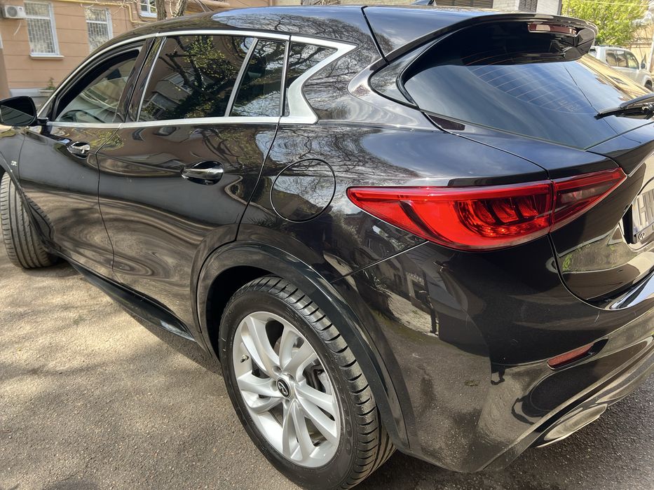 Продам Infiniti QX30