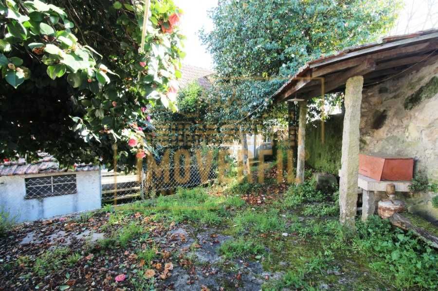 Moradia com Excelente Logradouro.