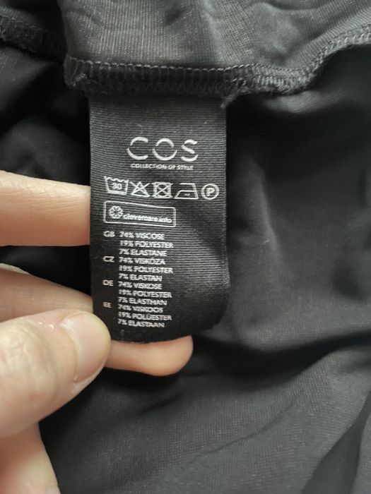Sukienka COS r.38 (M) czarna wiskoza stan idealny