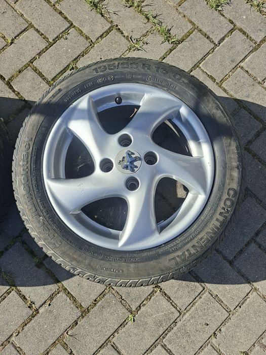 Vendo 2 jantes peugeot 206 15"