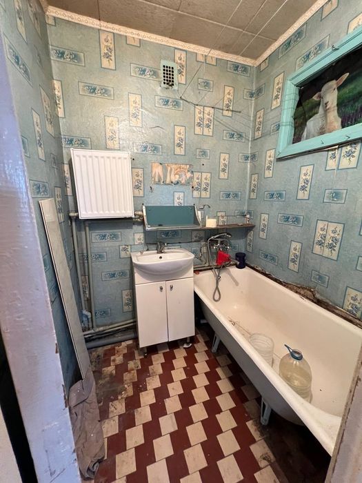 Продам 2-кімнатну квартиру біля ринку 

Продається 2-кімнатна кварт