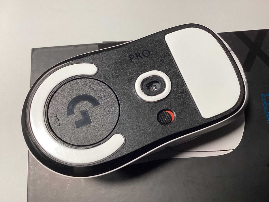 Logitech PRO X Superlight myszka