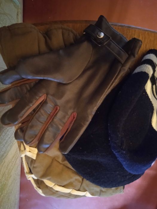 Лот для будівельника, шапки та перчатки