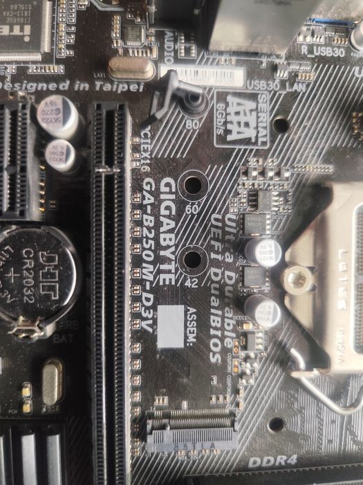 Продається материнська плата GIGABYT GA-B250 M-D3V