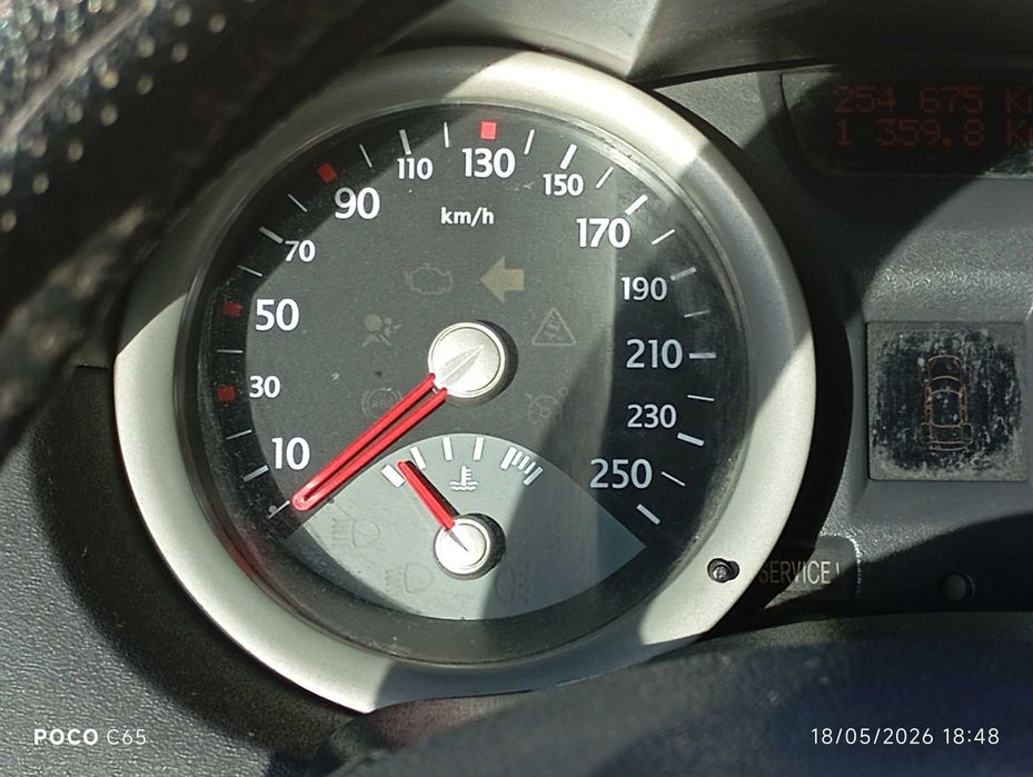 RENAULT Megane do ano 2005 mês 07 , em perfeitas condições