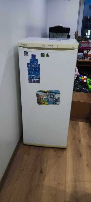 Морозильна камера Ардо 6 шухляд гарний стан: 4 500 грн