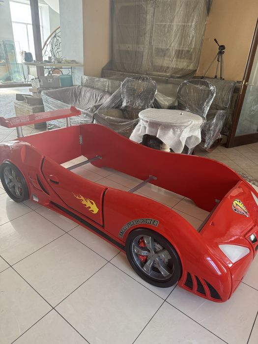 Детская кроватка- Ferari