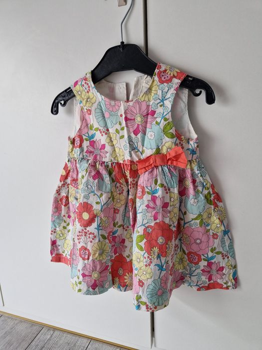 Sukieneczka niemowlęca w kwiatki H&M rozm 68