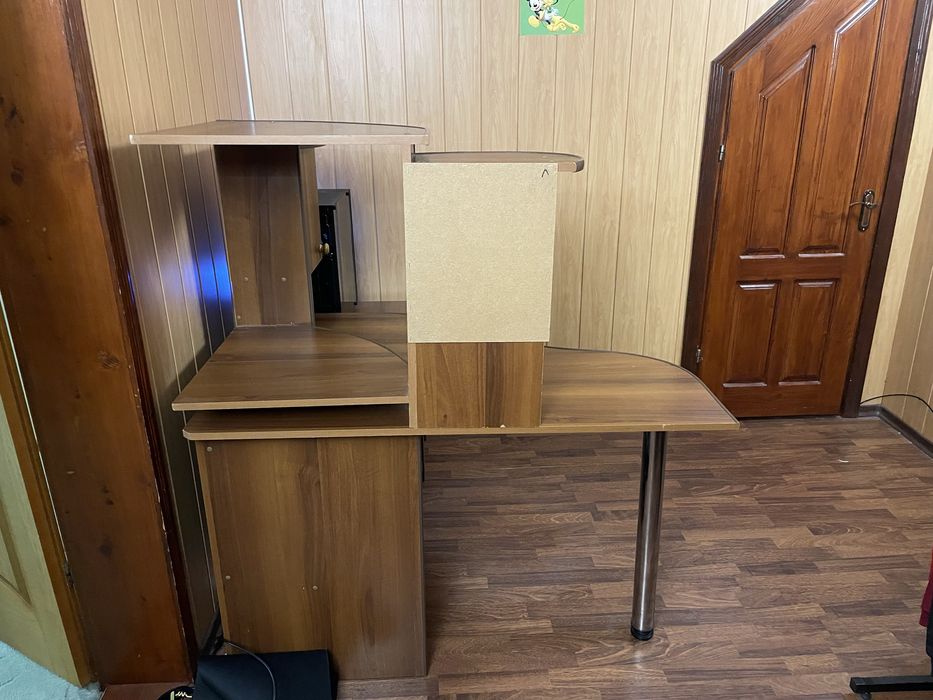 Компютерний стіл для компютера/роботи