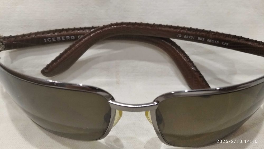 Женские солнцезащитные очки ICEBERG с кожаным футляром