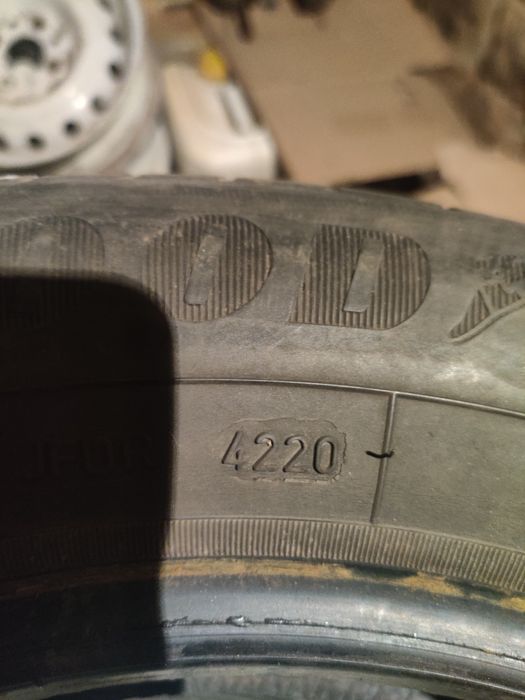 Продам шини goodyear 185 65 R15