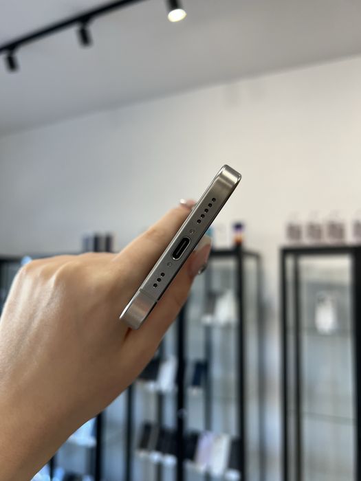 Telefon iPhone 15 PRO 256GB Biały Apple Gwarancja iTrade