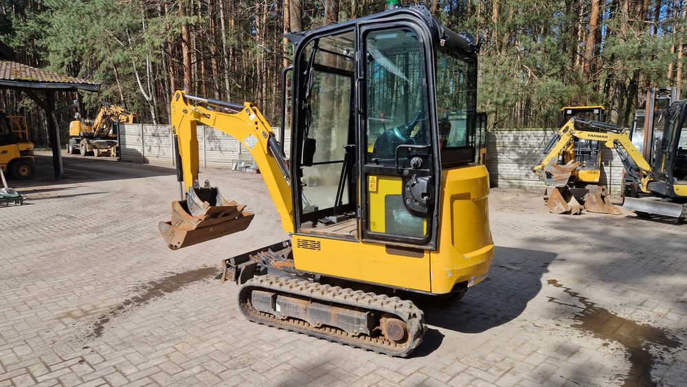 Minikoparka JCB 16C1 z 2022 roku 800mth jak nowa
