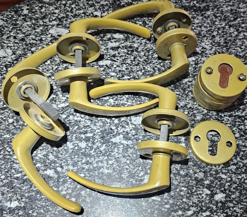 Klamki do drzwi wewnętrznych