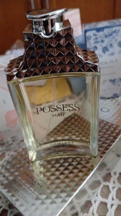 Perfumes masculino e feminino