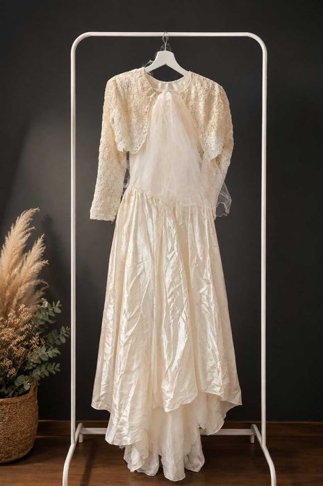 Vestido noiva Bordado, Pérolas, Véu, Laço e "saia interior" - ! SALDOS !