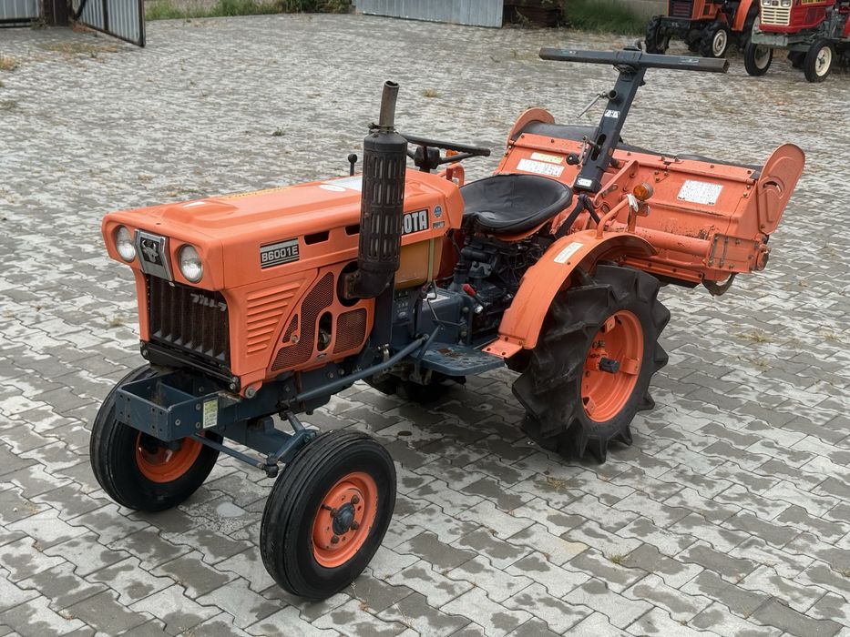 Японський трактор Kubota B6001