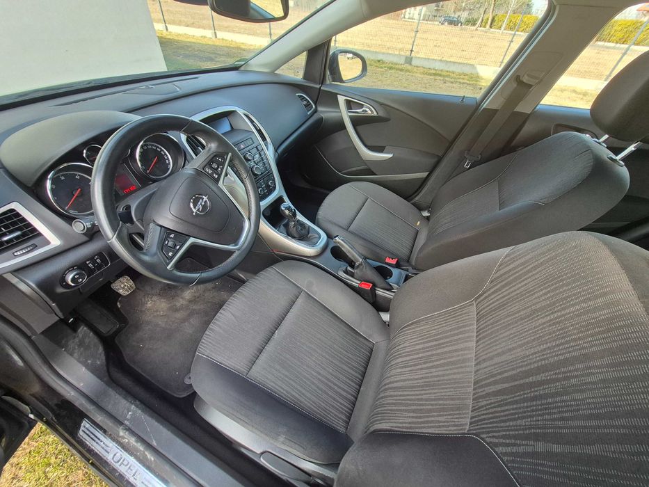 Opel Astra J 1,7 CDTI Uszkodzony Silnik