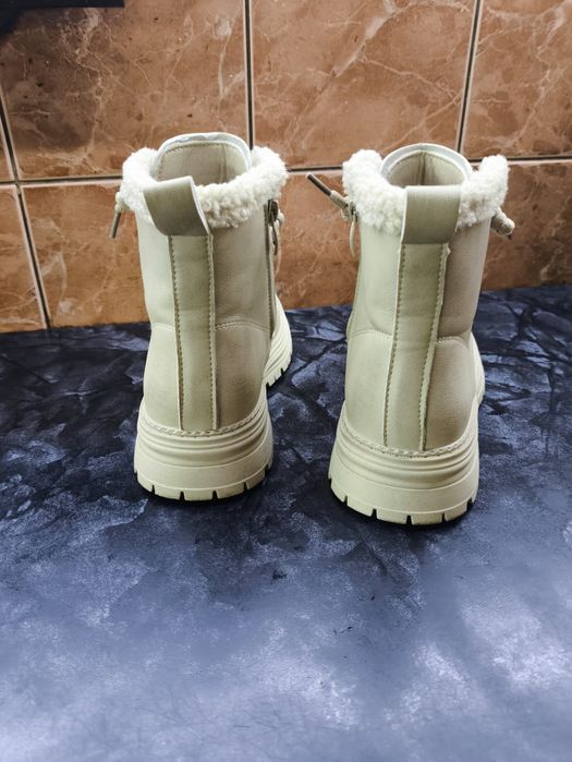 Продам ботинки miu miu