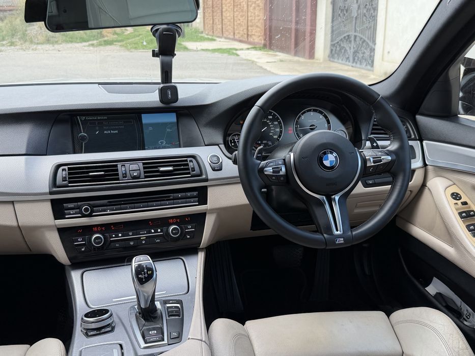 Bmw f10 2.0D 2012 год