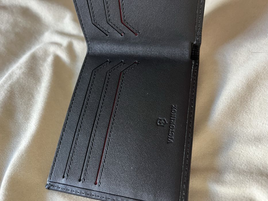 Carteira Victorinox nova