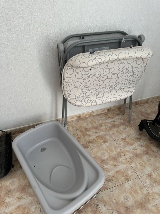 BANHEIRA CUDDLE & BUBBLE / MUDA FRALDAS CHICCO