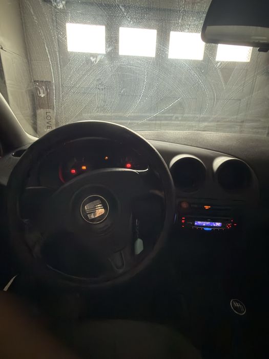 SEAT Ibiza 2002 — Revisão feita — Económico — 2.000 €