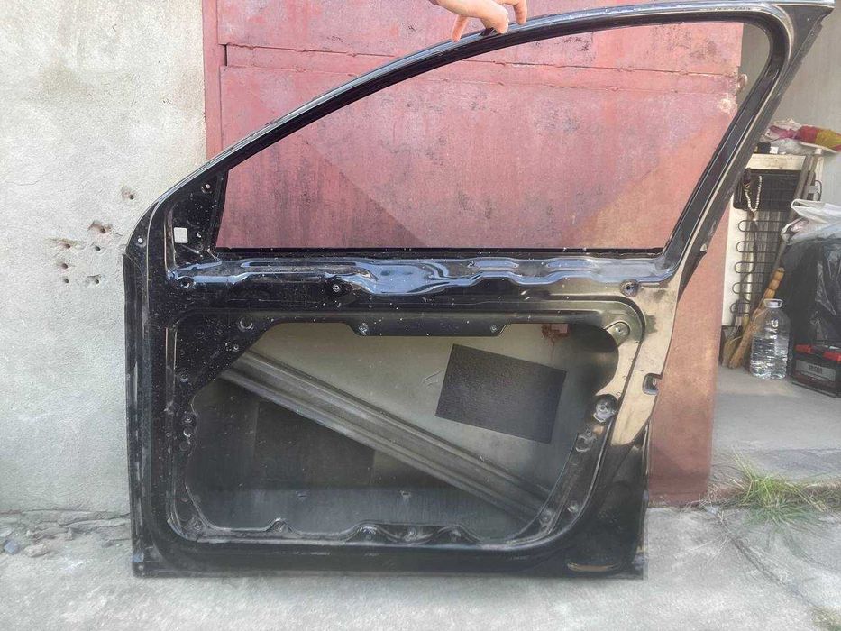 Праві двері на Volkswagen Passat B6 універсал