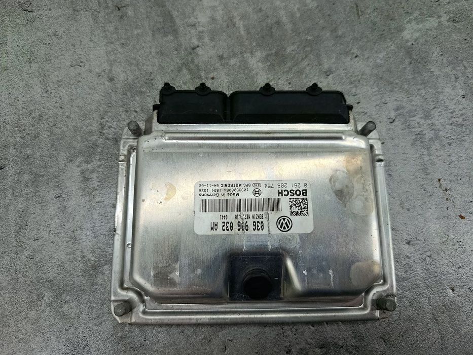 KOMPUTER, STEROWNIK VW GOLF V 036906032AM 0261208754  1.4 16V 75KM