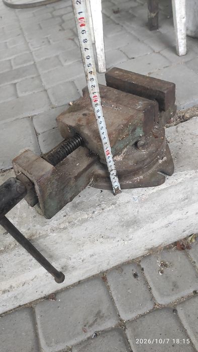 Продам ліщата тіски.