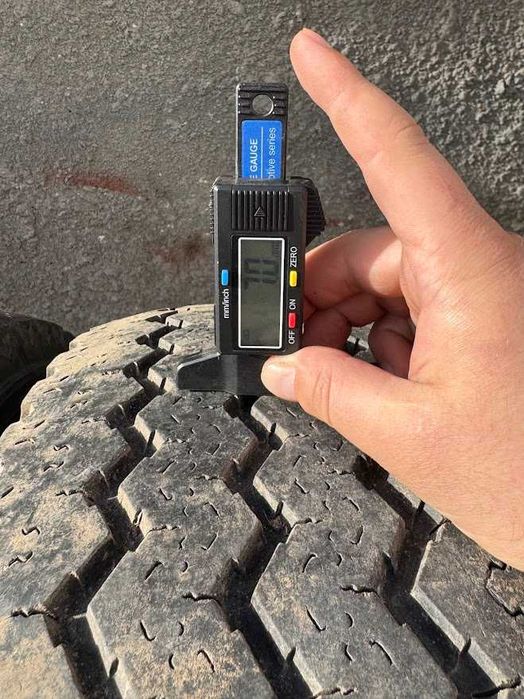 шини в зборі диски скати колеса 225 70 15 С Michelin 7 mm літо 5 130 Dia 84.1 mm
