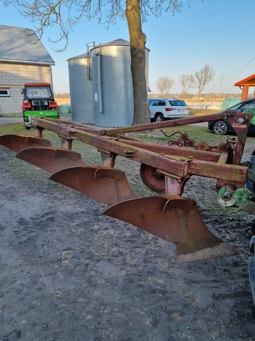 Pług zagonowy Unia 4 skibowy
