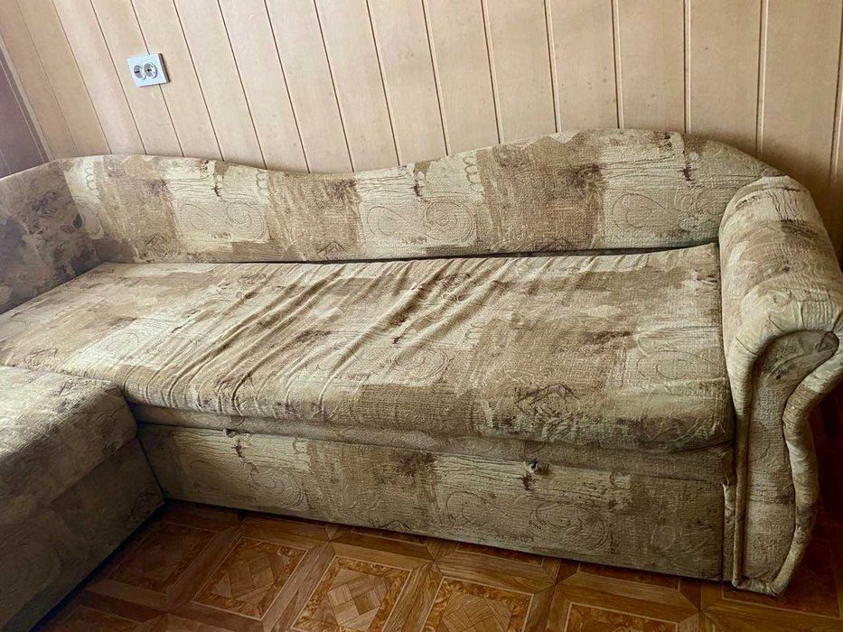 Продам розкладний диван -  5000 грн