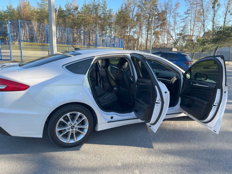 Ford Fusion 2.0 Hybrid CVT Titanium 2019 гібрид елктро