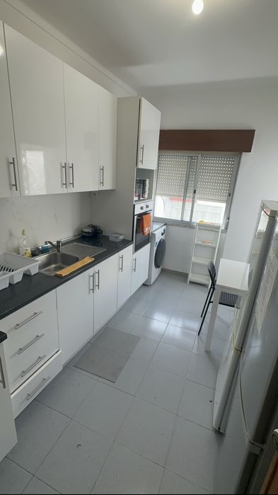 Quarto mobiliado para casal c/s filho no Barreiro