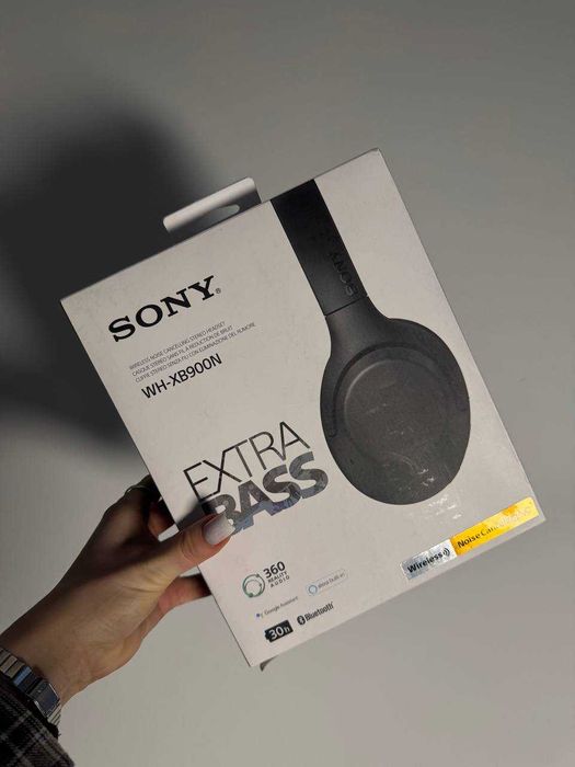Бездротові навушники Sony WH-XB900N з шумозаглушенням