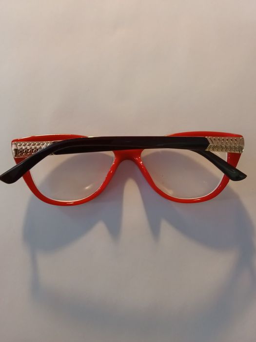 Окуляри жіночі стильні