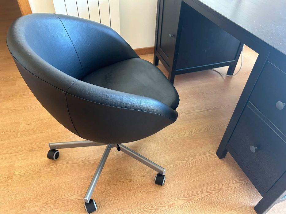 Cadeira preto escritório IKEA, excelente estado