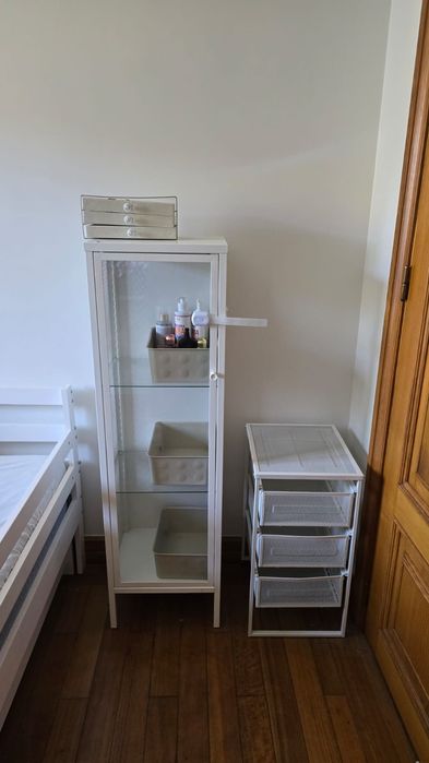 Móvel de Arrumação com porta de vidro