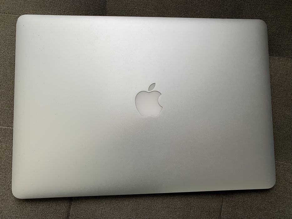 Оригінальний макбук про 2015 macbook pro