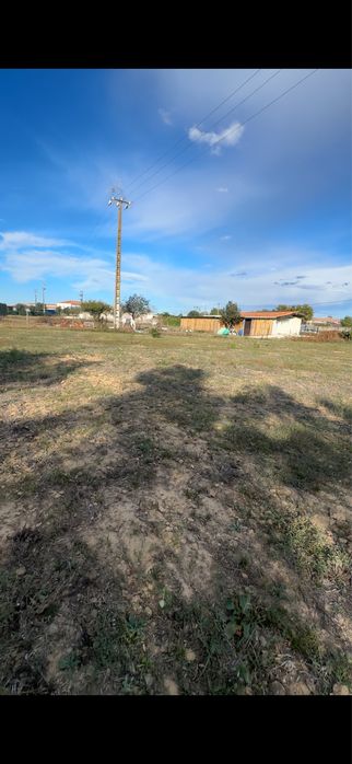 Alguer de boxs e parque para camioes e relotes Golegã