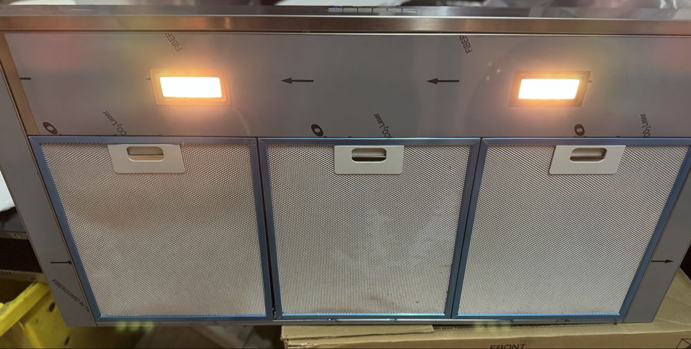 Exaustor de Parede Smeg Universal KBT900XE de 4 Velocidades e de 90 cm