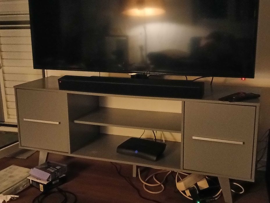 Móvel cinza para TV até 55 polegadas