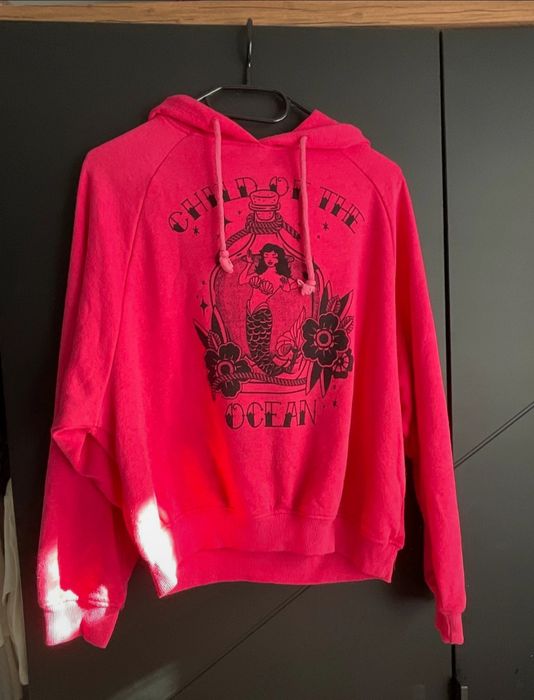 Różowa bluza z nadrukiem