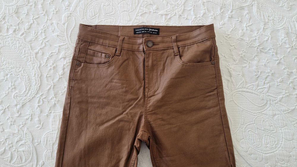 Calças castanhas Stradivarius, tamanho 38, skinny